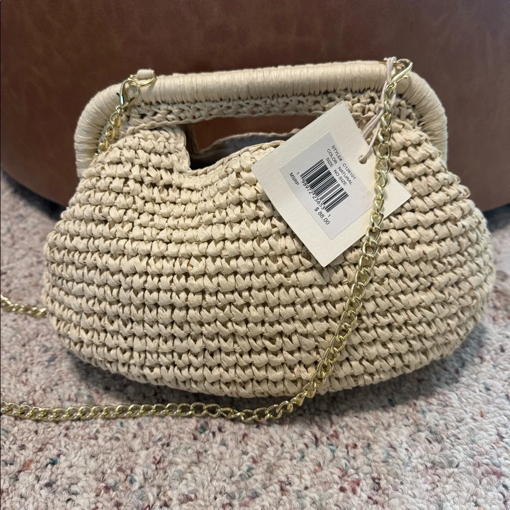 Sol Mer cream crochet purse with gold chain strap #crochet #summer. Retail $88